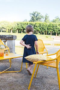 Chic Gardens est le magazine tendance en Belgique pour la vie en extérieur. Inspirez-vous de ces meubles de jardins (oudoor design) dans les couleurs tendances de 2021 : ultimate grey et illuminating yellow. Avec des produits de Royal Botania, Dedon, Point-Virgule et Diabla.
