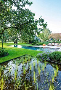 Chic Gardens est le magazine tendance en Belgique pour la vie en extérieur. Inspirez-vous du jardin modèle de l'entreprise 't Groene Plan à l'ancienne ferme d'abbaye.