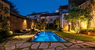 CHIC GARDENS : Aménager un jardin avec une piscine en pleine ville est déjà une prouesse en soi. Jetez un coup d'œil à ce jardin du sud conçu par l'architecte de jardin Bart Monbaliu.