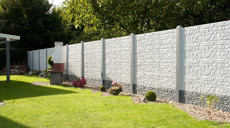 Aucune propriété - maison et jardin - n’est complète sans clôture convenable. Les clôtures en béton ont la cote depuis des années. L’entreprise Maes Betonfabriek vous aide à choisir.