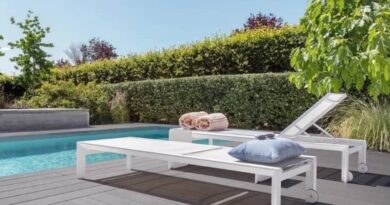 Excellente idée : transformez votre terrasse en lames Cedral en un agréable salon d’extérieur.