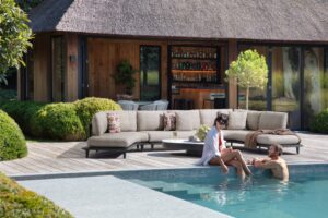 Laissez-vous emporter par les styles doux des nouvelles collections de salons de jardin et faites passer votre expérience à l’extérieur au plus haut niveau.