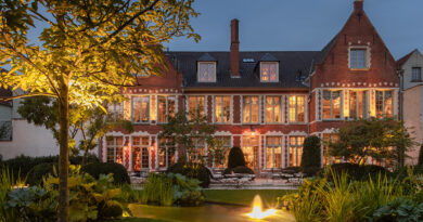 Le plus bel hôtel de Bruges se doit d'avoir le plus beau jardin de Bruges. L'hôtel de charme The Notary allie cachet historique, luxe contemporain et bien-être. L'équipe de Bart Monbaliu a été chargée de concevoir un élégant jardin tout aussi romantique.