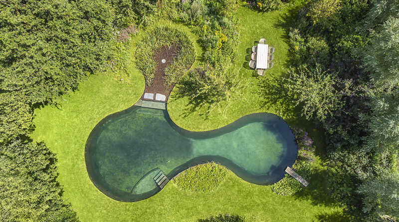 Etang de baignade de Cool Tuinaanleg: Quand la limite entre terre et eau s’estompe